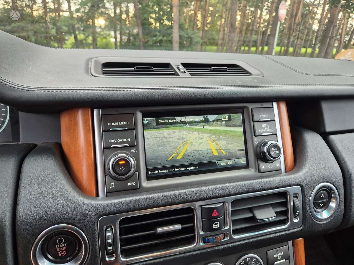 Land Rover 2010 — photo 21
