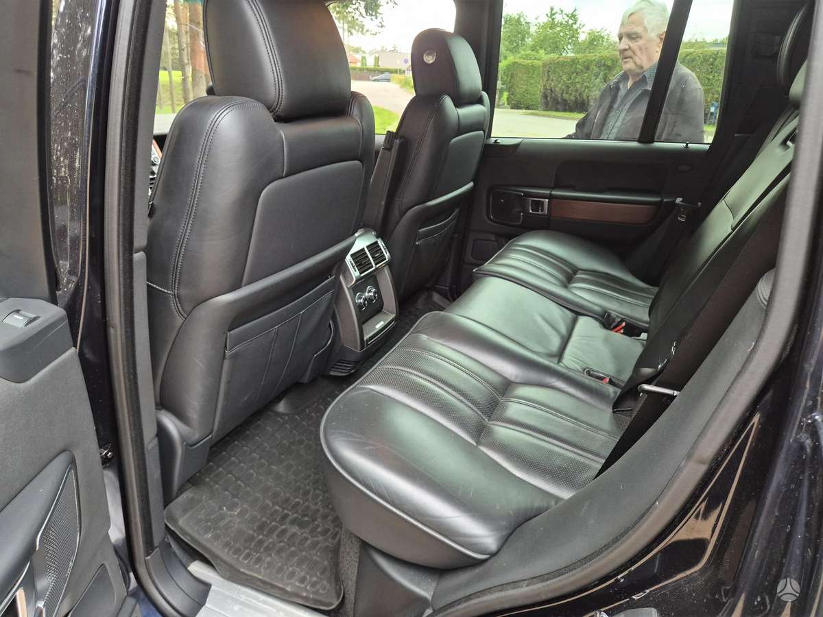 Land Rover 2010 — photo 26