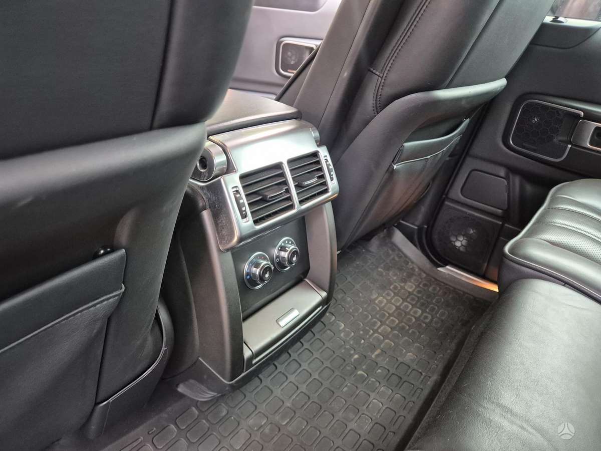 Land Rover 2010 — photo 27