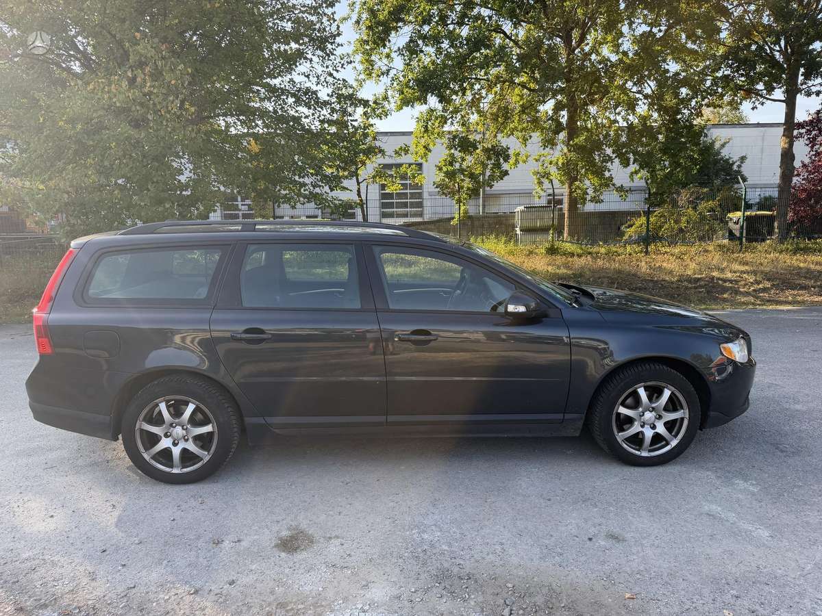 Volvo V70 2009 — двигун 1997 cm³, 136 HP (100kW)