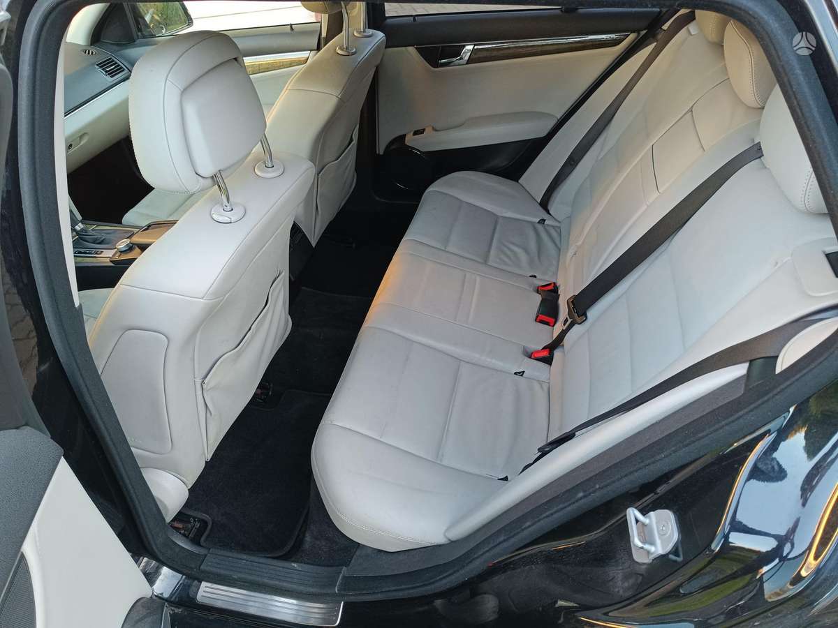 Mercedes-Benz C220 2009 — photo 7