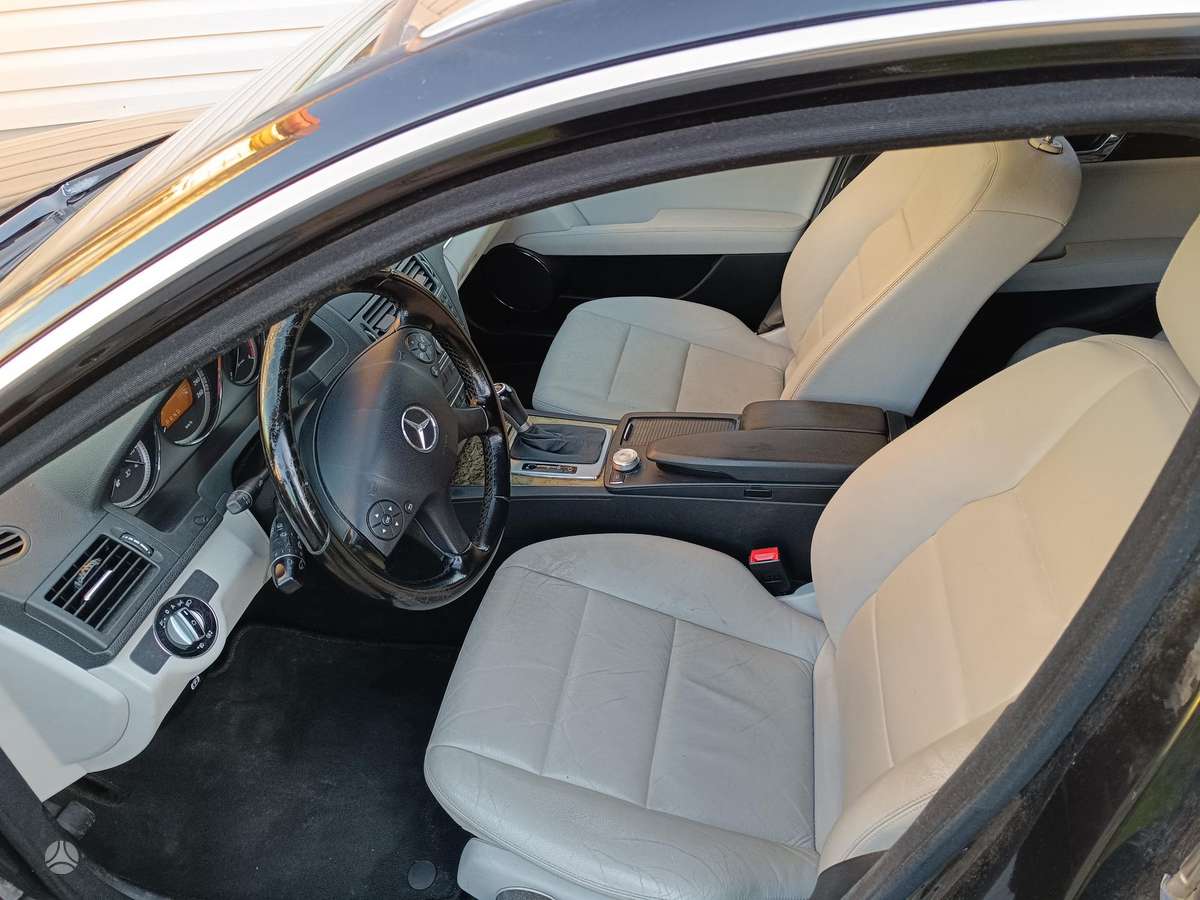 Mercedes-Benz C220 2009 — photo 8