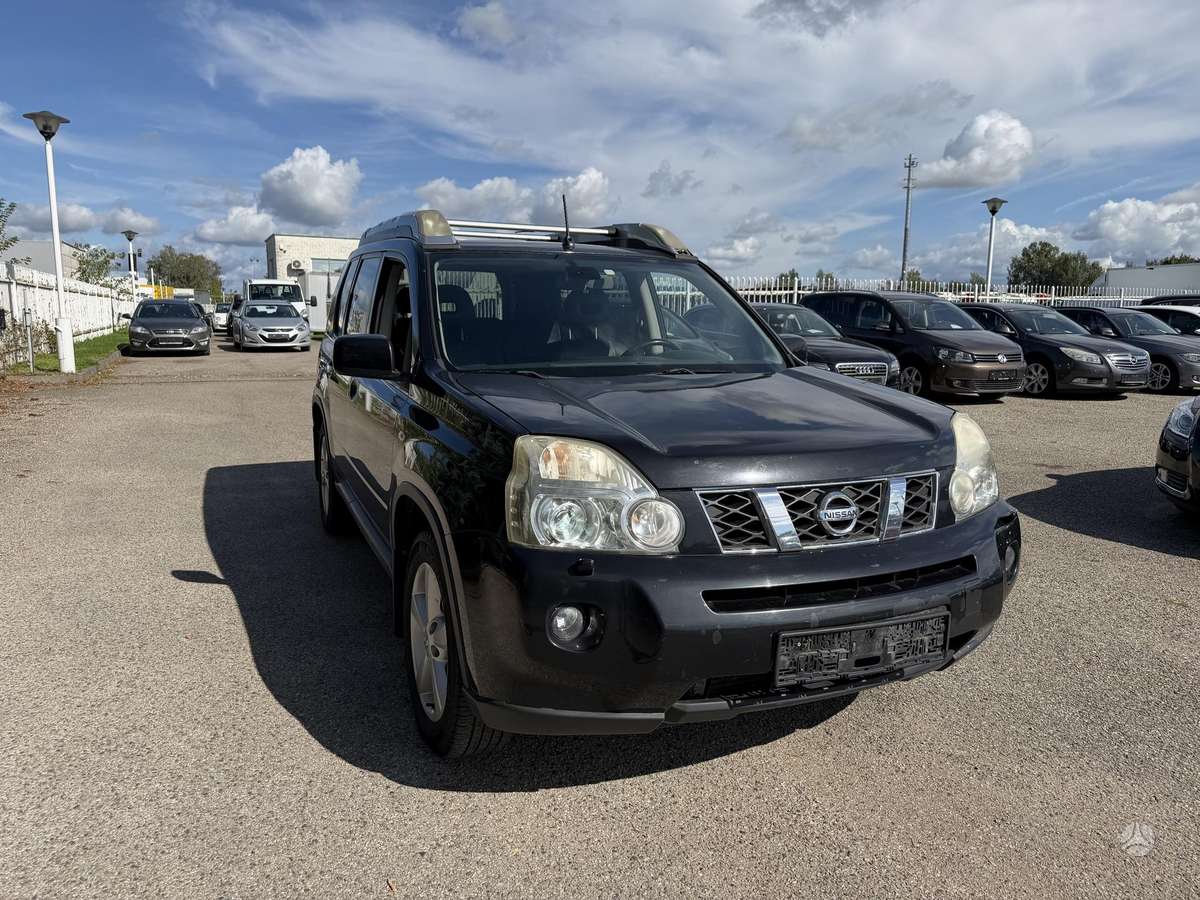 Nissan X-Trail 2008 — rear view