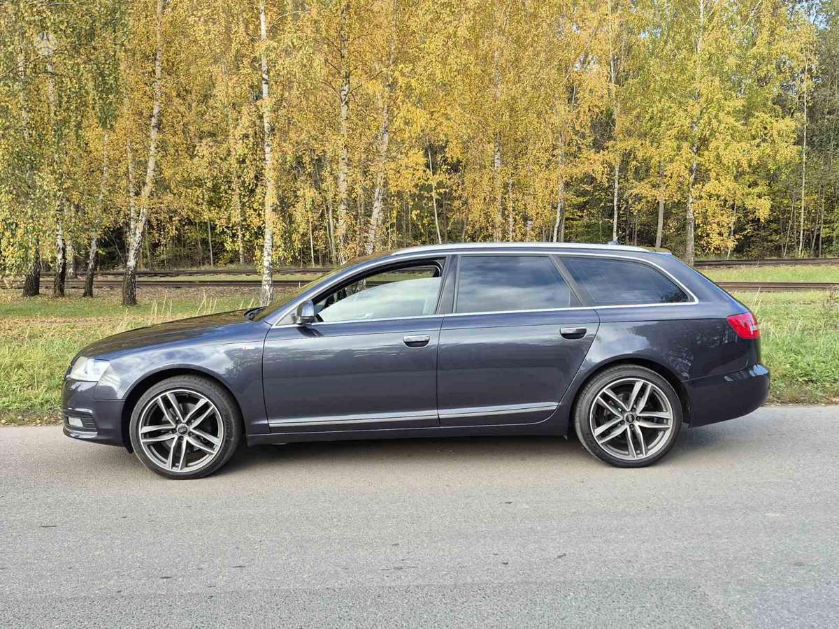 Audi A6 2010 — вигляд ззаду