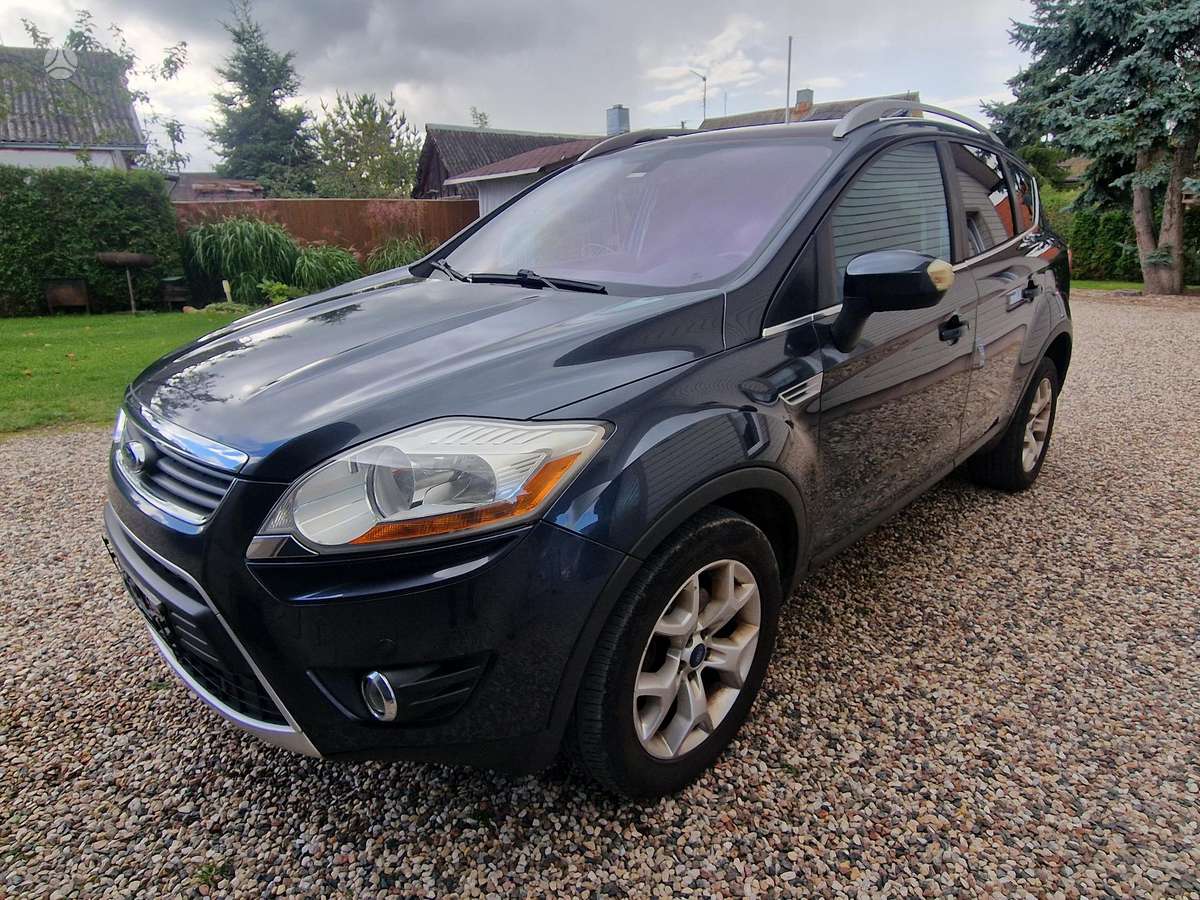 Ford Kuga 2009 — салон