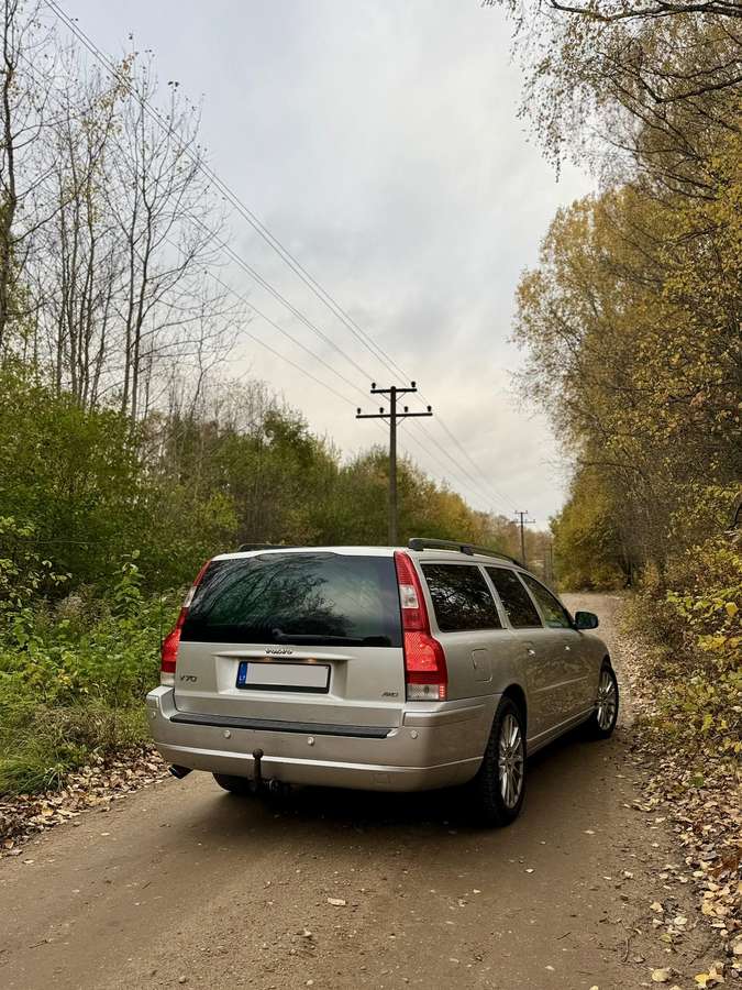 Volvo V70 2007 — вигляд ззаду