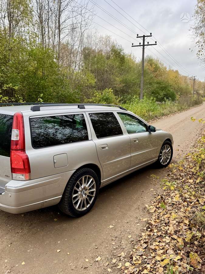Volvo V70 2007 — салон