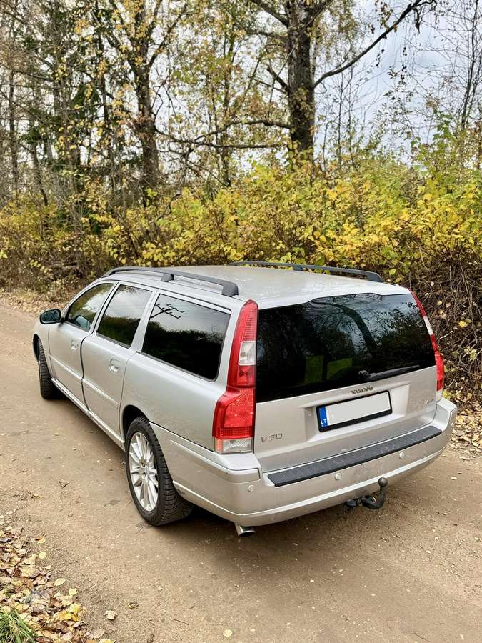 Volvo V70 2007 — двигун 2401 cm³, 185 HP (136kW)