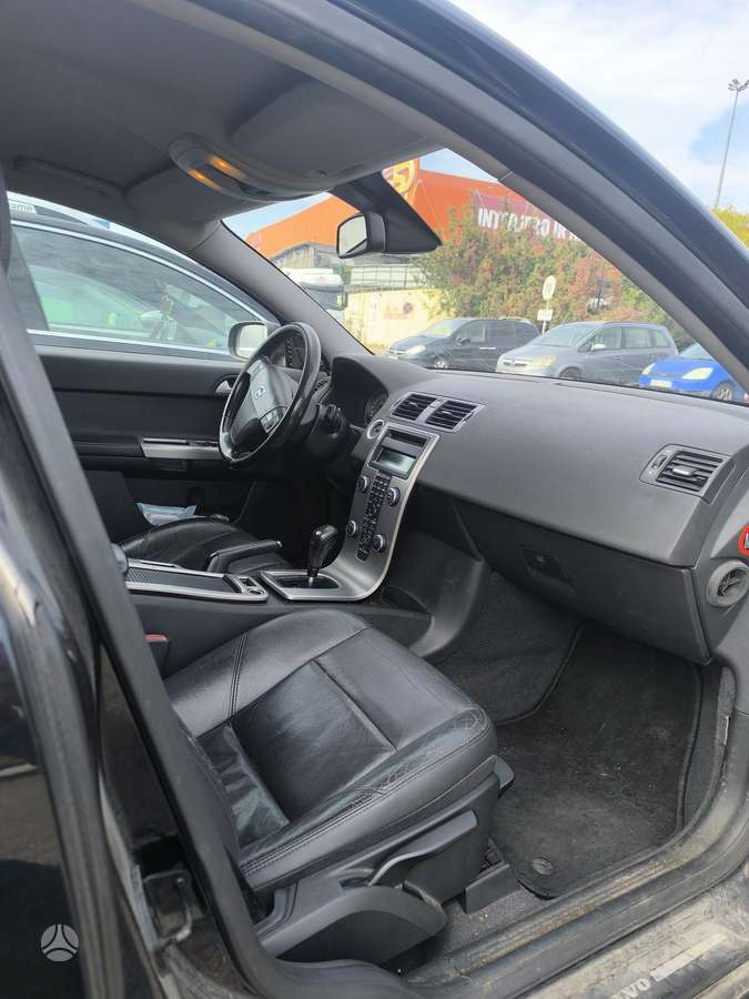 Volvo V50 2007 — салон
