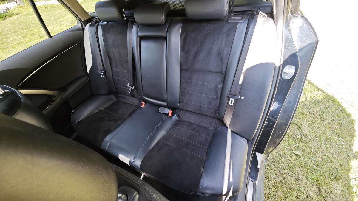 Toyota Avensis 2012 — photo 13
