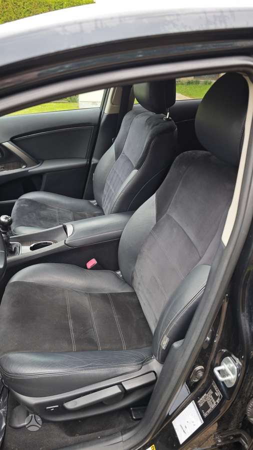 Toyota Avensis 2012 — photo 5