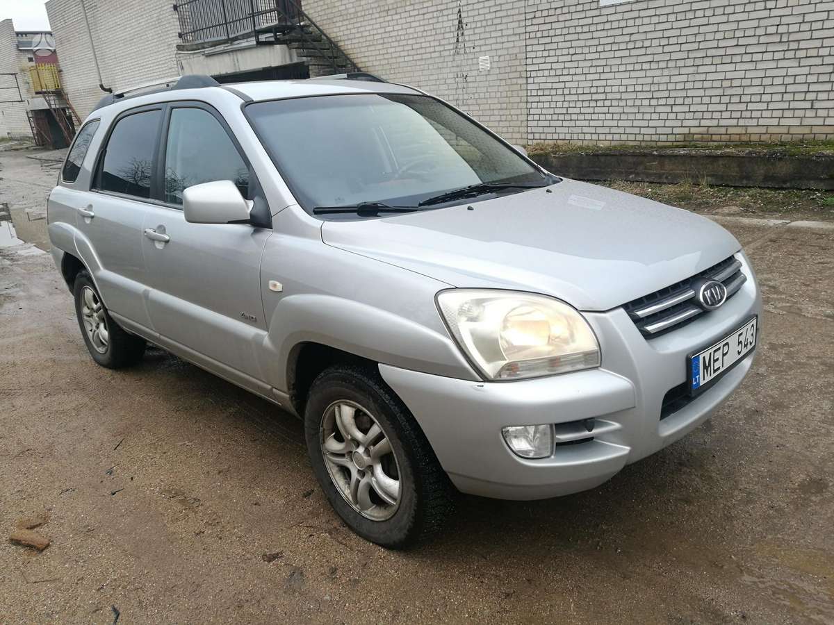 Kia Sportage 2005 — салон