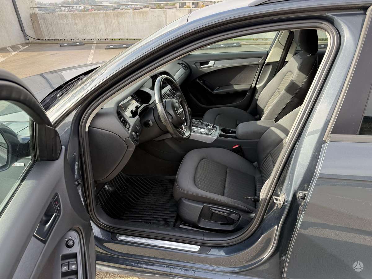 Audi A4 2009 — photo 10