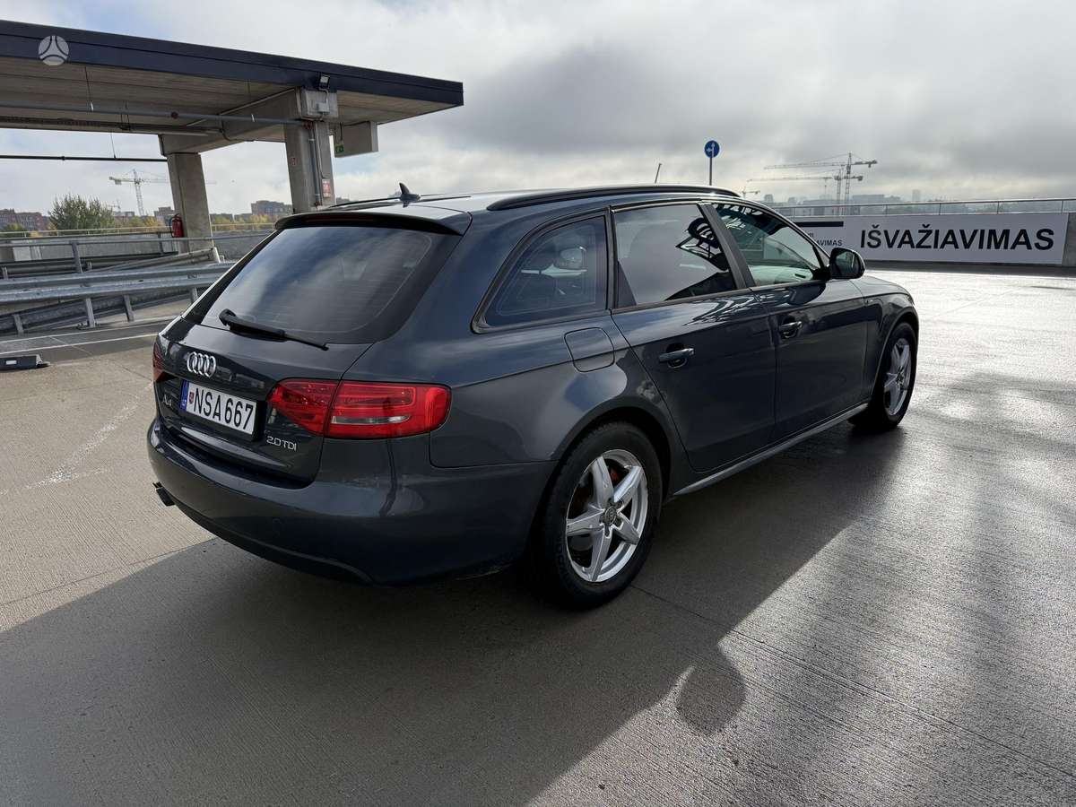 Audi A4 2009 — photo 6
