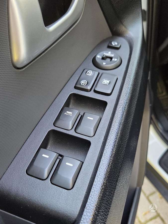 Kia Sportage 2010 — фото 14