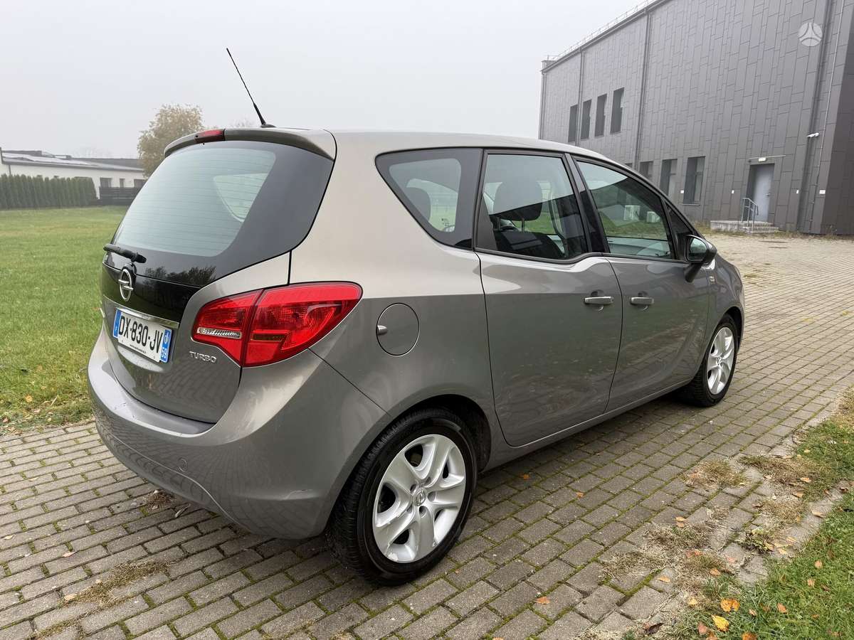 Opel Meriva 2015 — фото 10