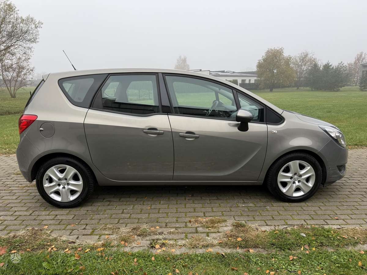 Opel Meriva 2015 — фото 11