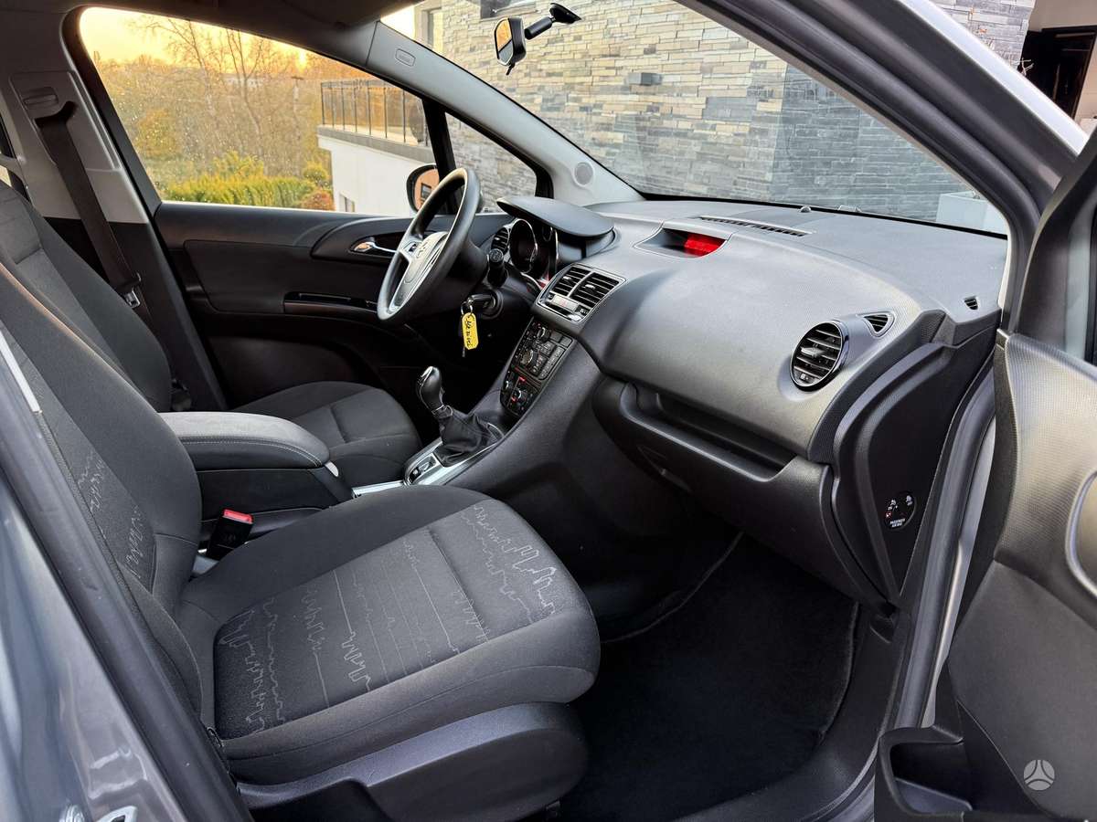 Opel Meriva 2015 — фото 18