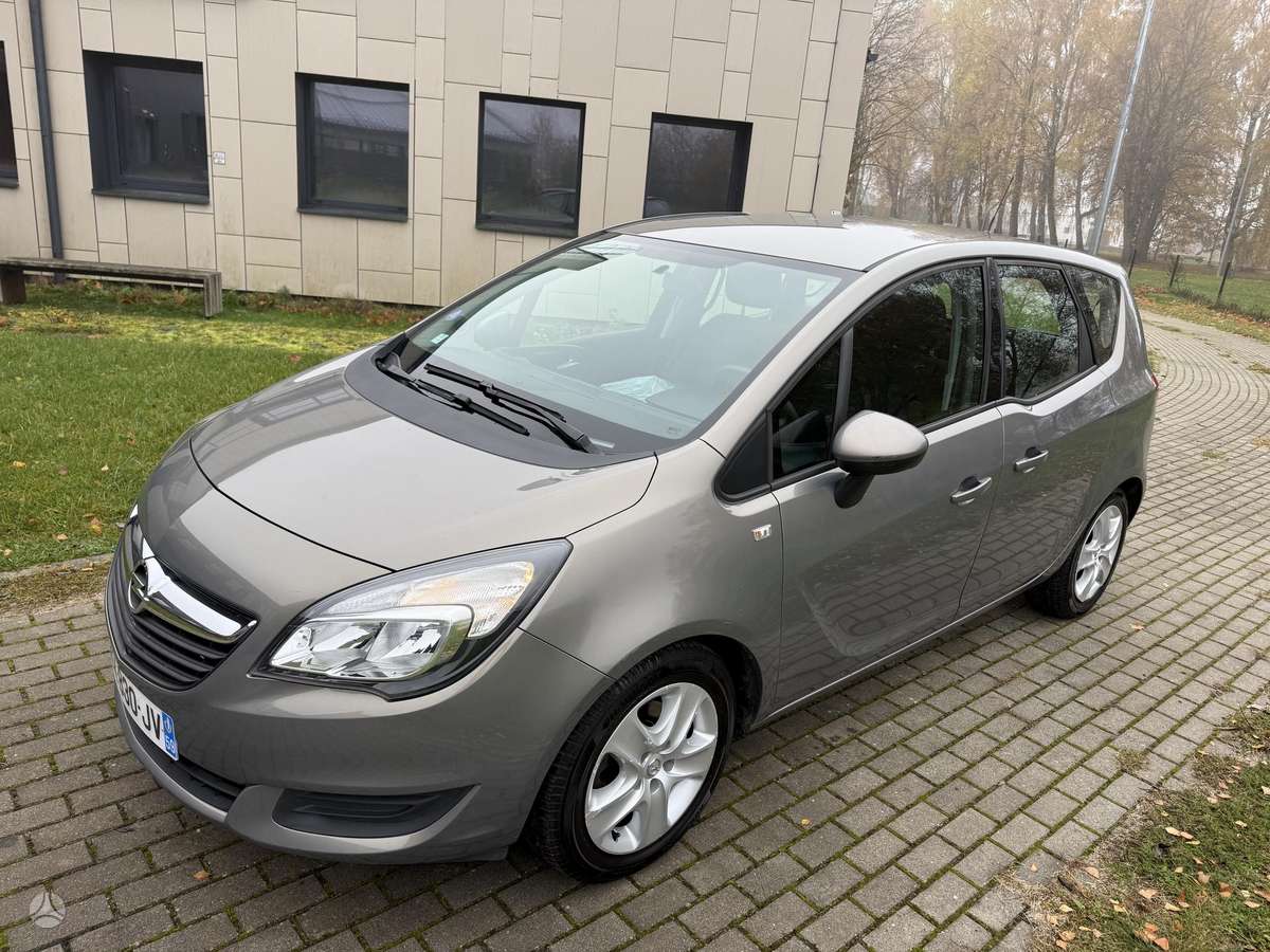 Opel Meriva 2015 — вигляд ззаду