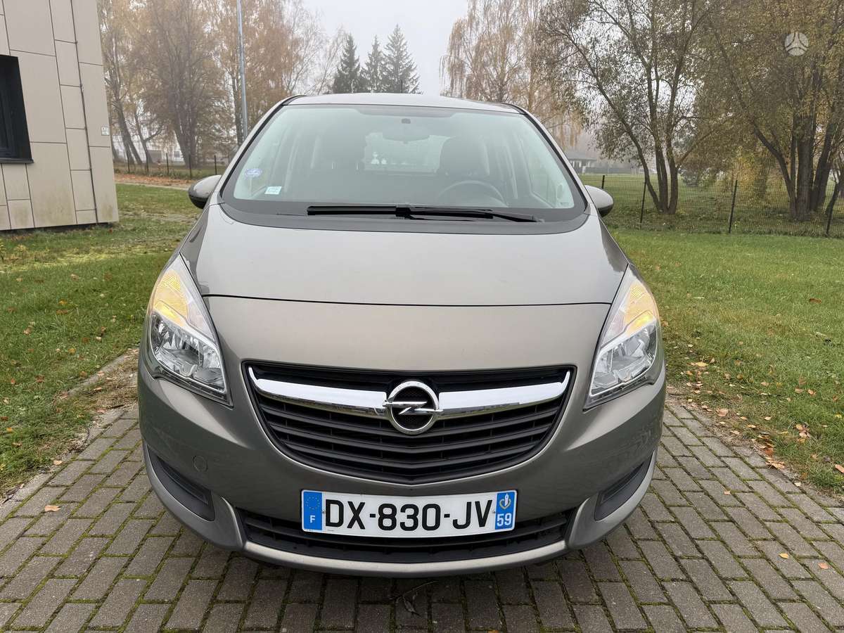 Opel Meriva 2015 — салон