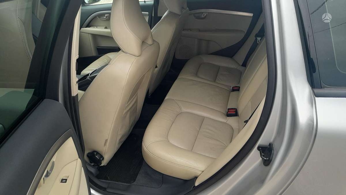 Volvo V70 2008 — photo 12