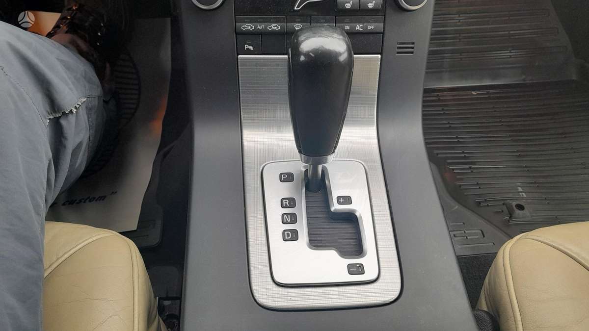 Volvo V70 2008 — photo 19