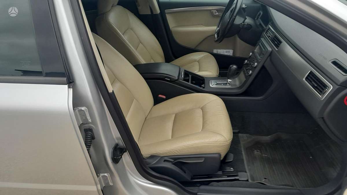 Volvo V70 2008 — photo 9