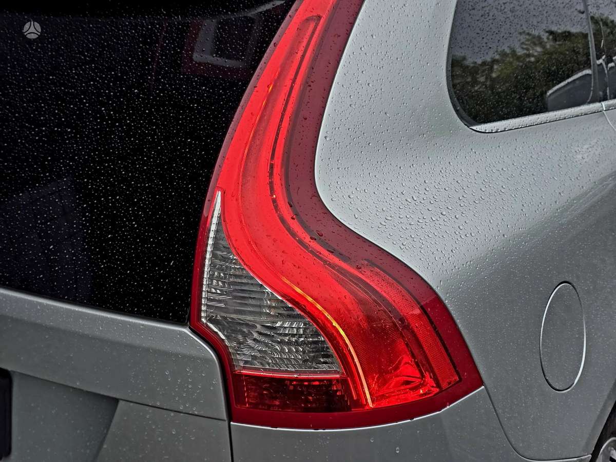 Volvo XC60 2009 — photo 10