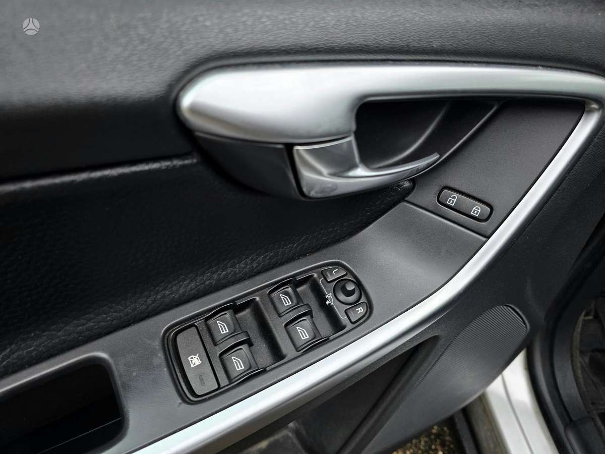 Volvo XC60 2009 — photo 19