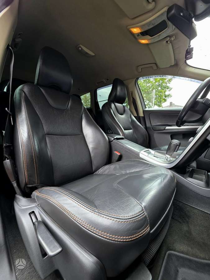 Volvo XC60 2009 — photo 22