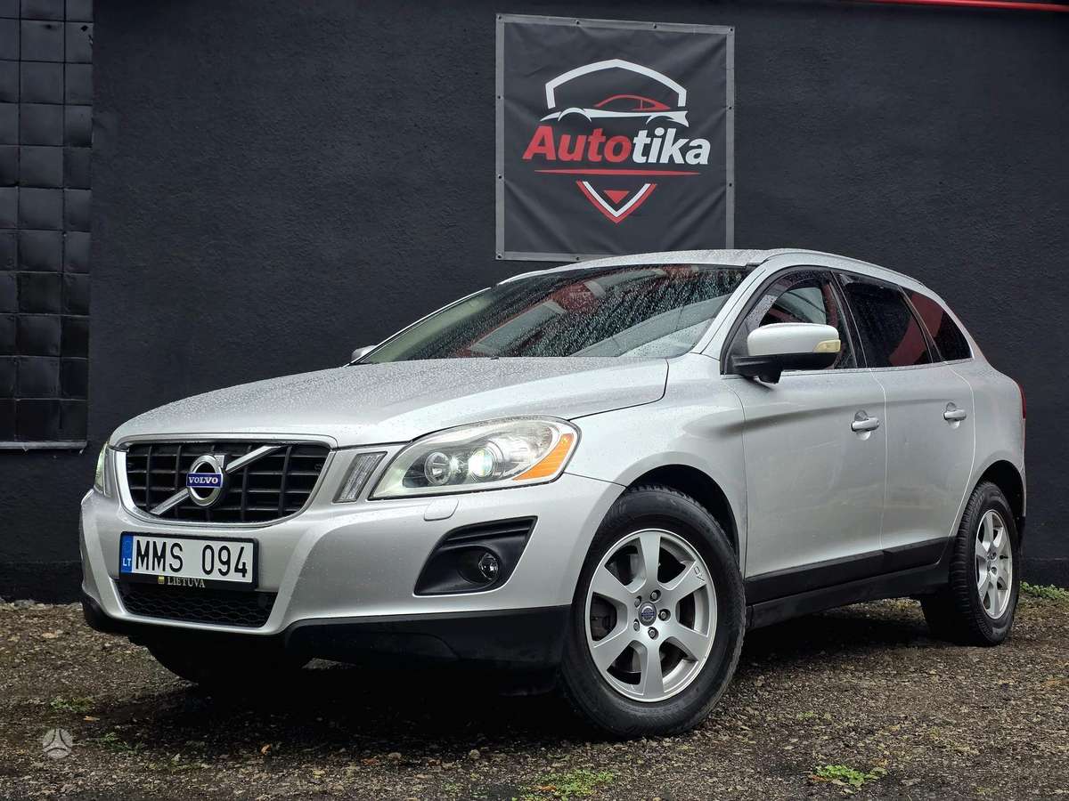 Volvo XC60 2009 — interior