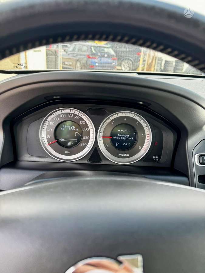 Volvo XC60 2012 — photo 9