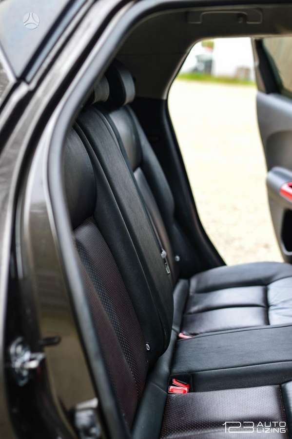 Nissan Juke 2011 — photo 12