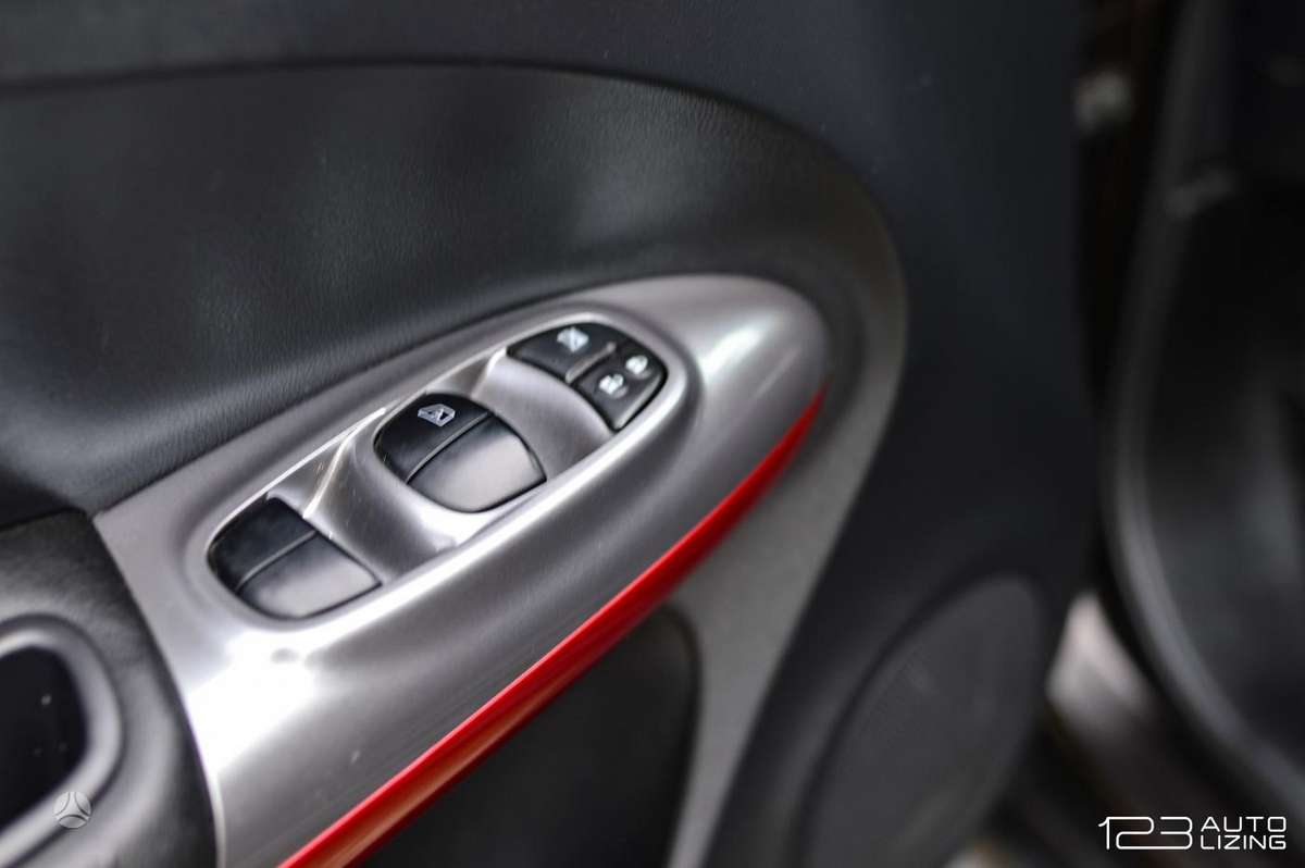 Nissan Juke 2011 — photo 17