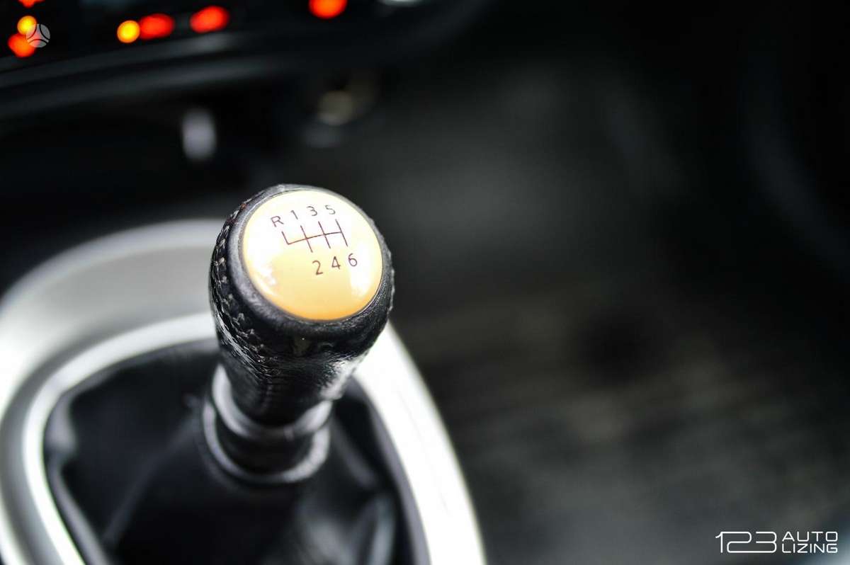 Nissan Juke 2011 — photo 23