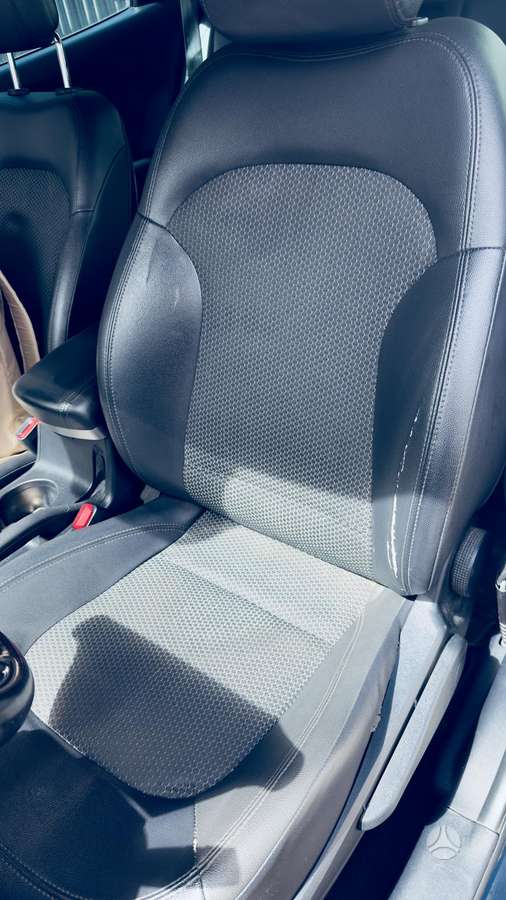 Hyundai ix35 2010 — photo 7