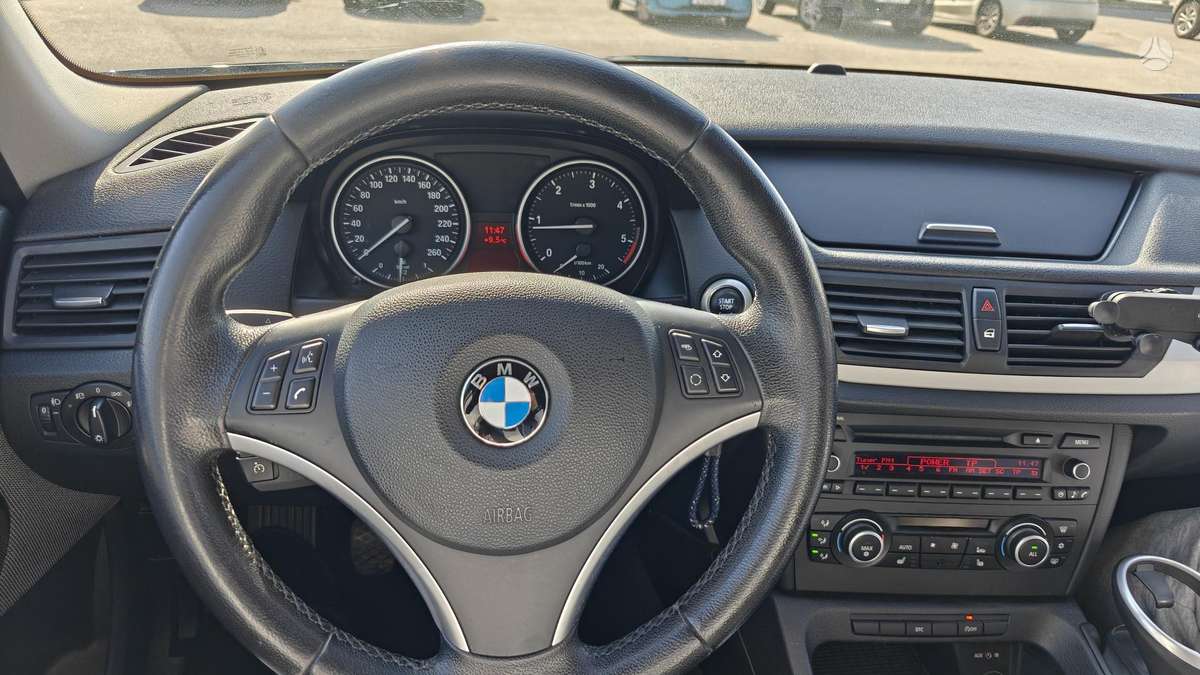 BMW X1 2010 — photo 16
