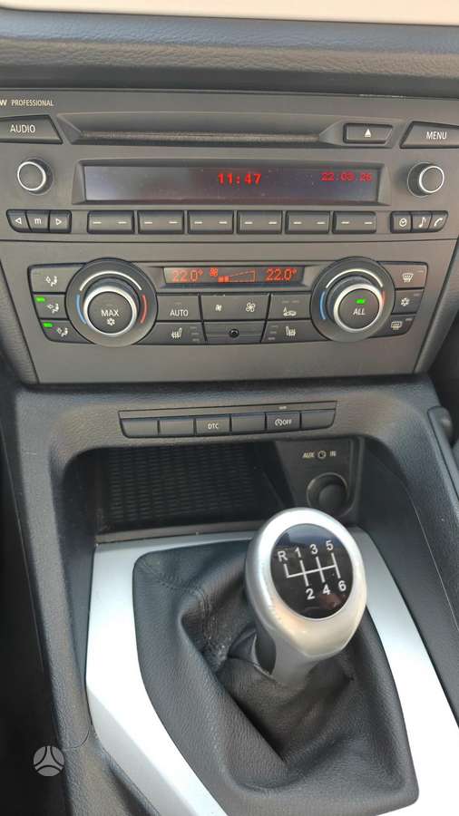 BMW X1 2010 — photo 17
