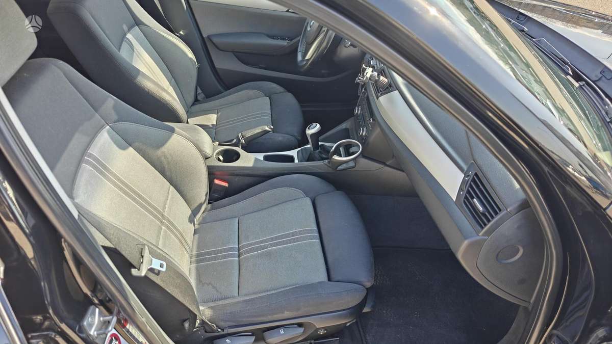 BMW X1 2010 — photo 6