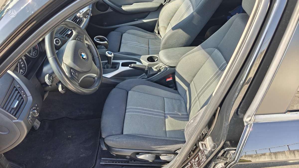 BMW X1 2010 — photo 7