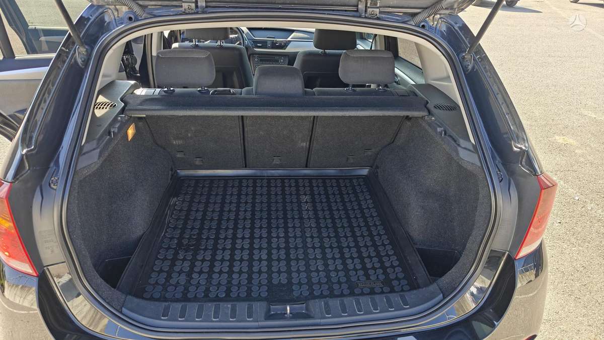 BMW X1 2010 — photo 9