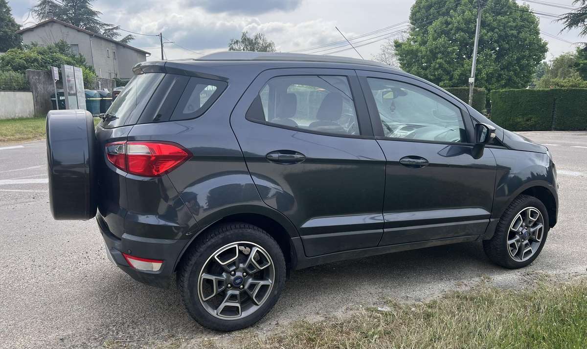 Ford EcoSport 2014 — вигляд ззаду