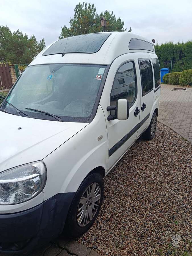 Fiat Doblo 2008 — rear view