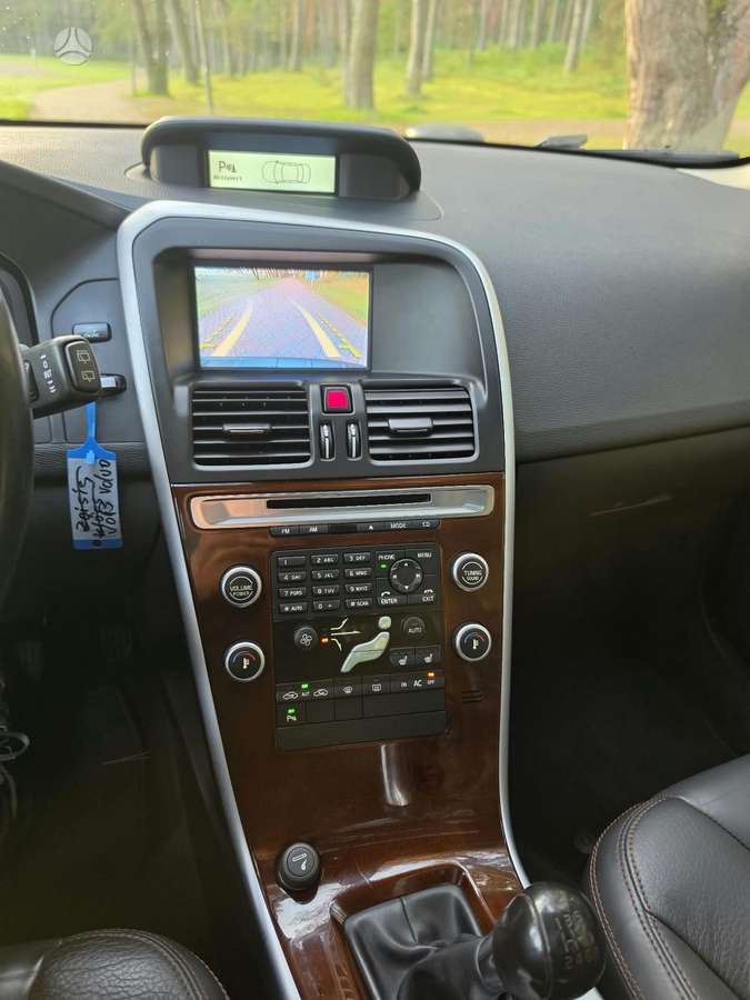 Volvo XC60 2010 — photo 12