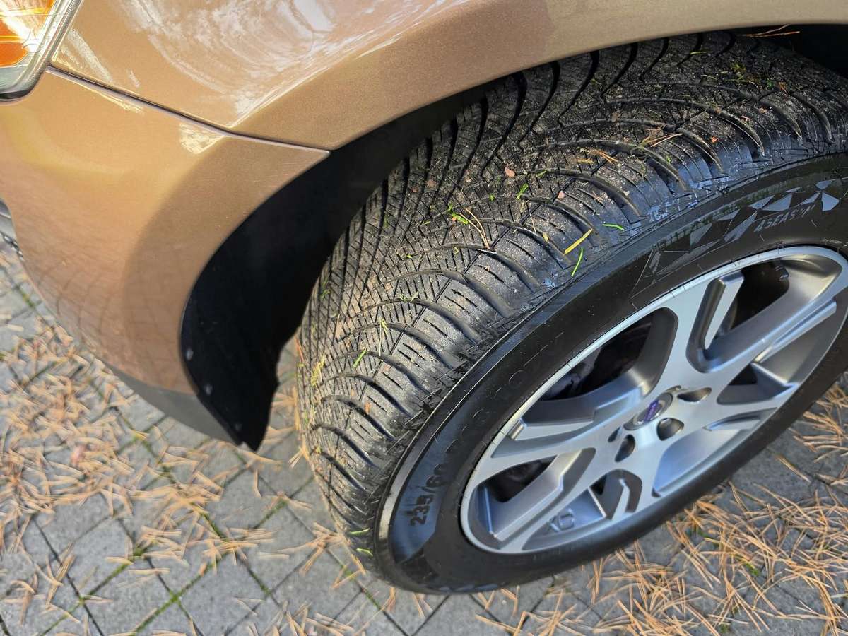 Volvo XC60 2010 — photo 13