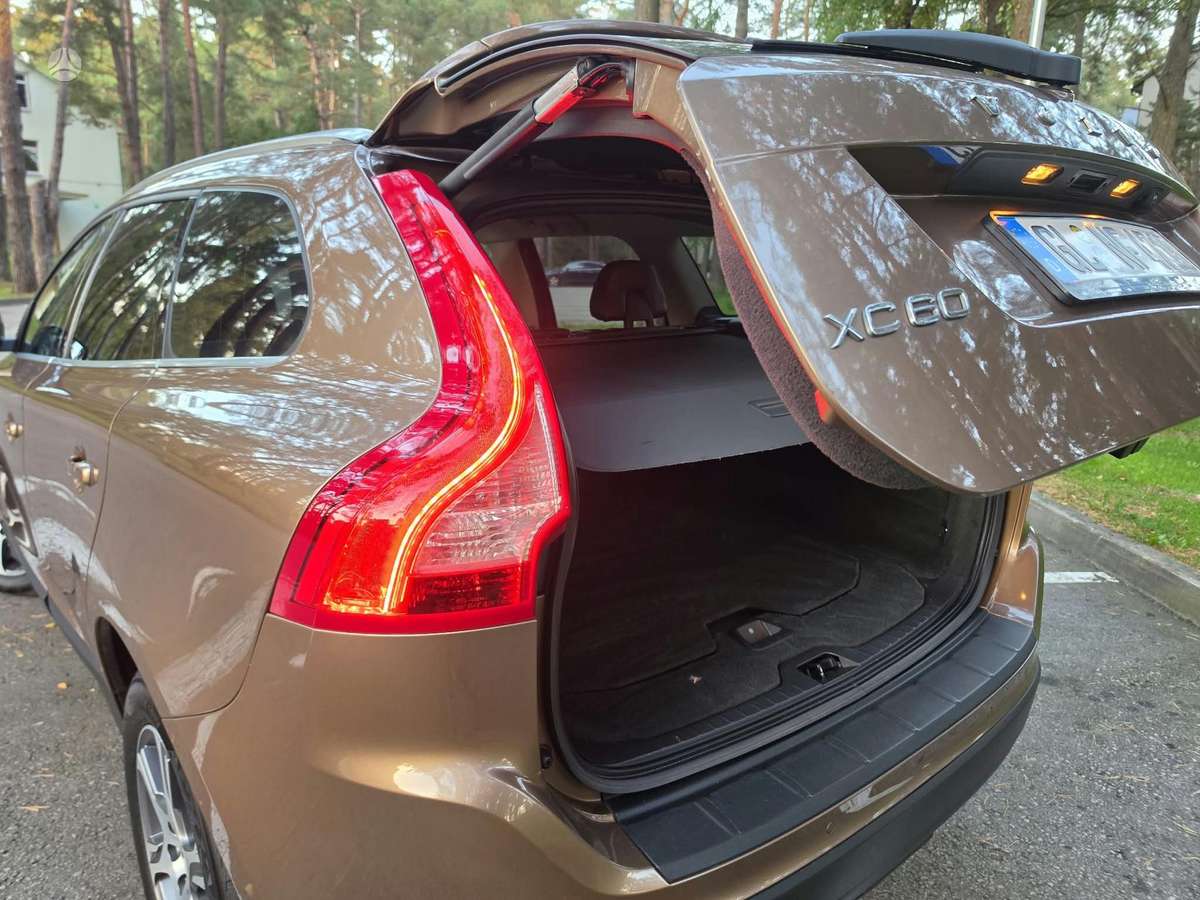Volvo XC60 2010 — photo 5