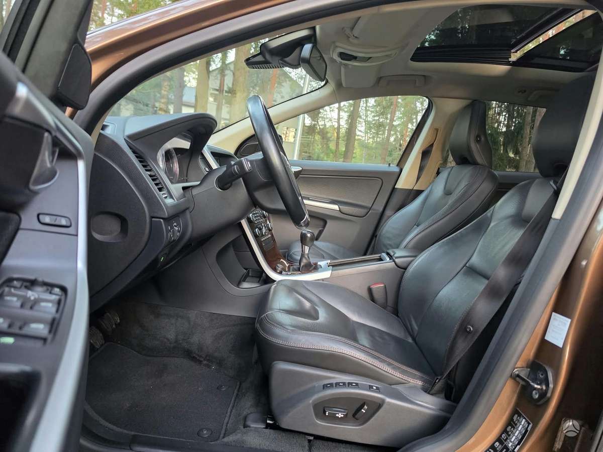 Volvo XC60 2010 — photo 6