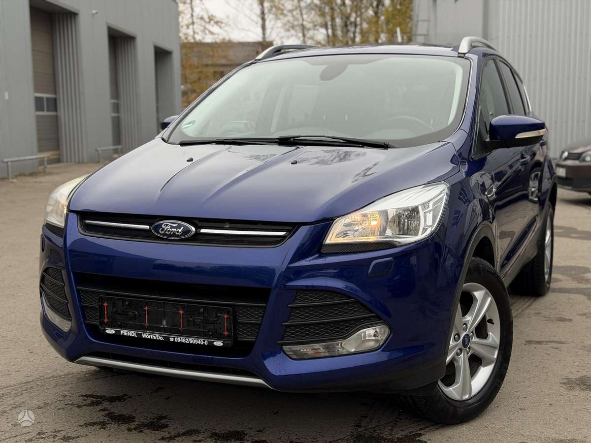 Ford Kuga 2014 — rear view
