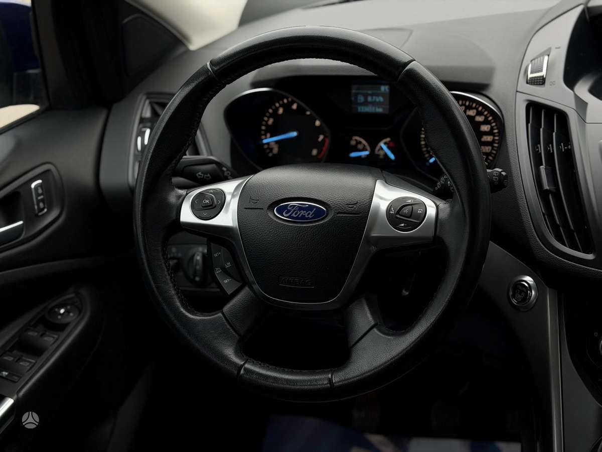 Ford Kuga 2014 — photo 28