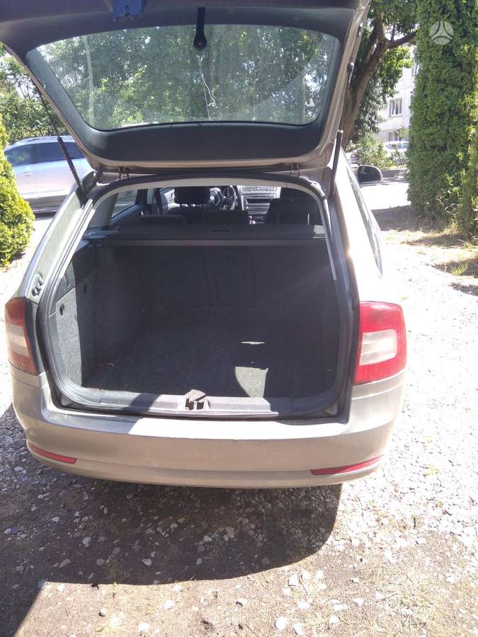 Skoda Octavia 2012 — interior